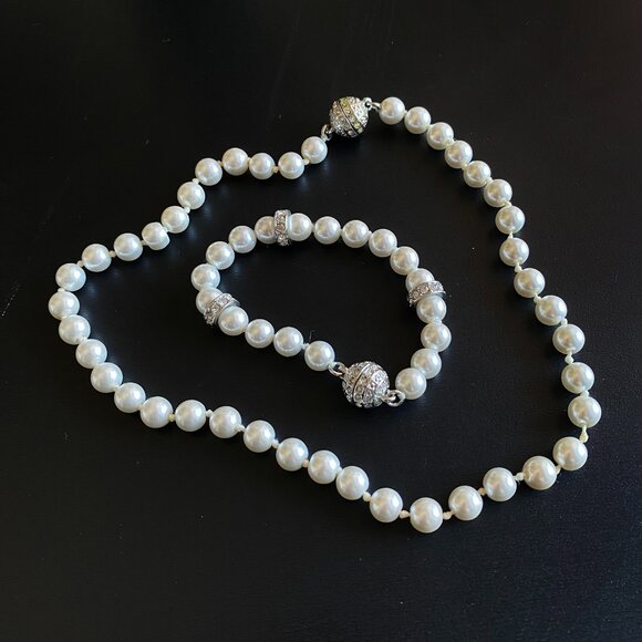Premium Faux Pearl Set Hand-Knotted Necklace & Bracelet Magnetic Clasp - Picture 1 of 7